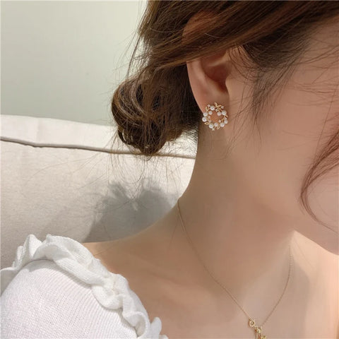 New Korean Hot Fashion Jewelry Fresh Cute Hook Drop Oil Flower Stud Earrings