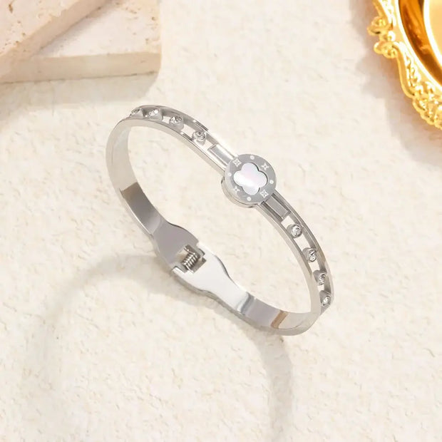 Fashionable titanium steel four-leaf clover bracelet white shell ladies light