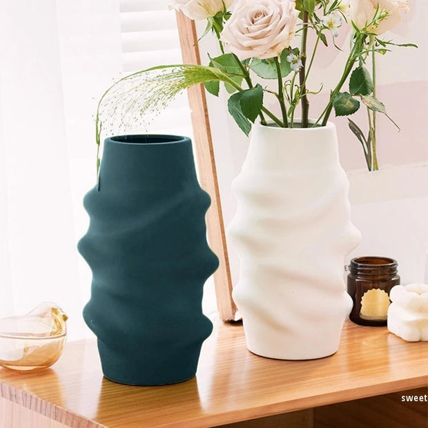 Ins Plastic Vase Creative Flower Vase Dry Flower Arrangement Bottle Desktop Ornament Display Plant Pot Home Decoration Vase